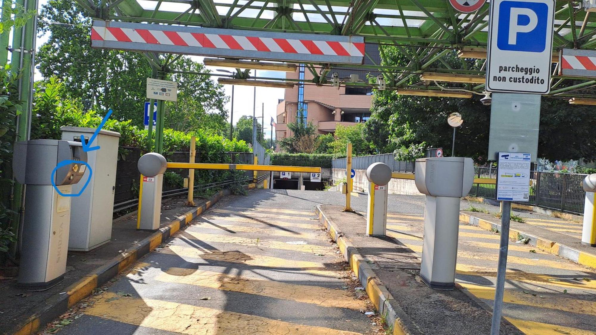 Flat Liberty Center Porta Susa, Reserved Parking *