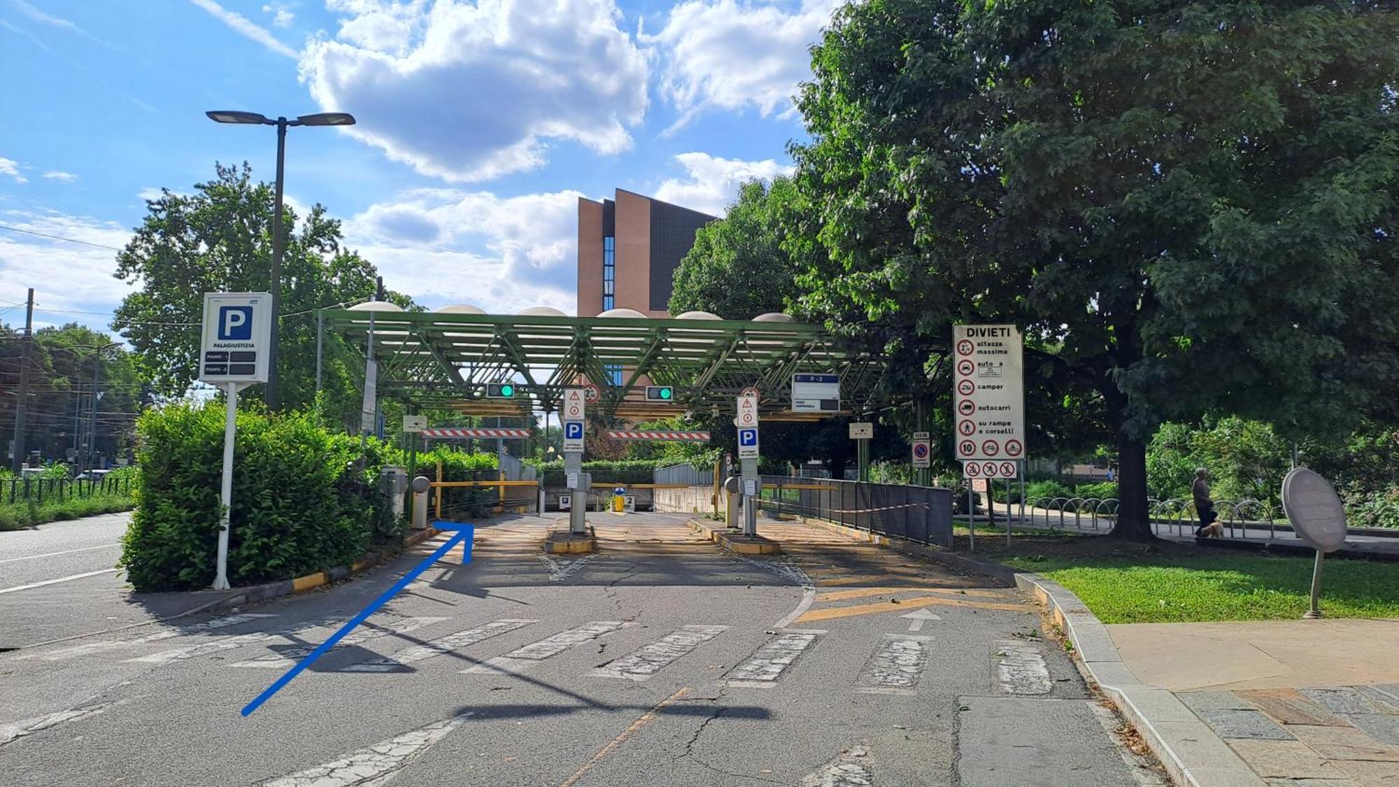 Flat Liberty Center Porta Susa, Reserved Parking